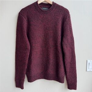 Banana Republic Men's Burgundy Crewneck Sweater